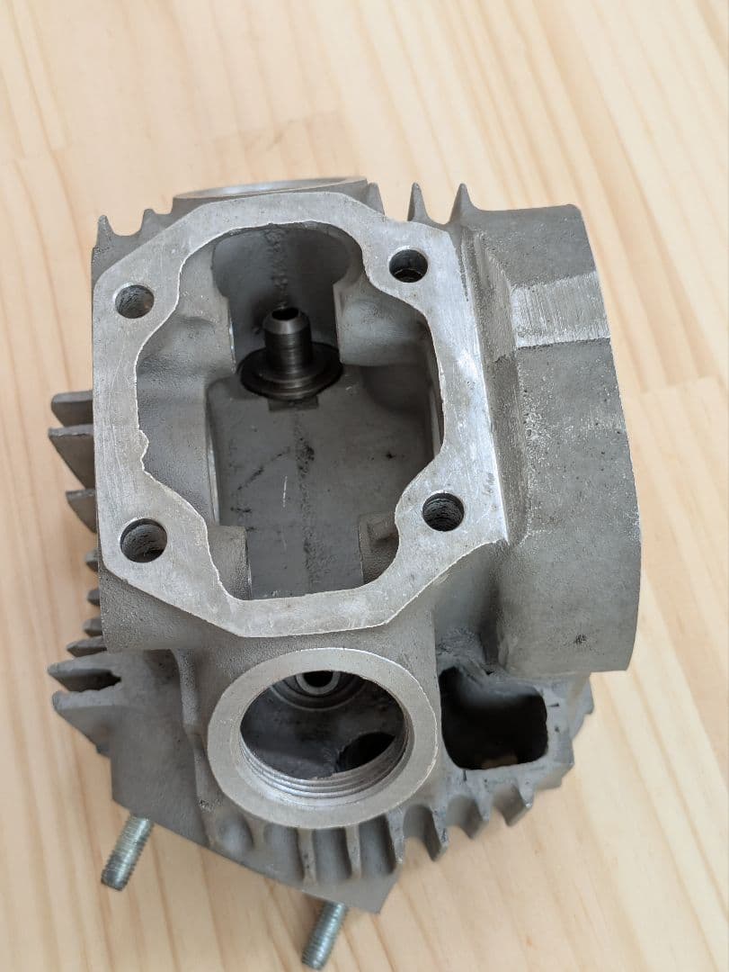b*s様 希少 ホンダ ベンリィ CD50M 純正シリンダーヘッド