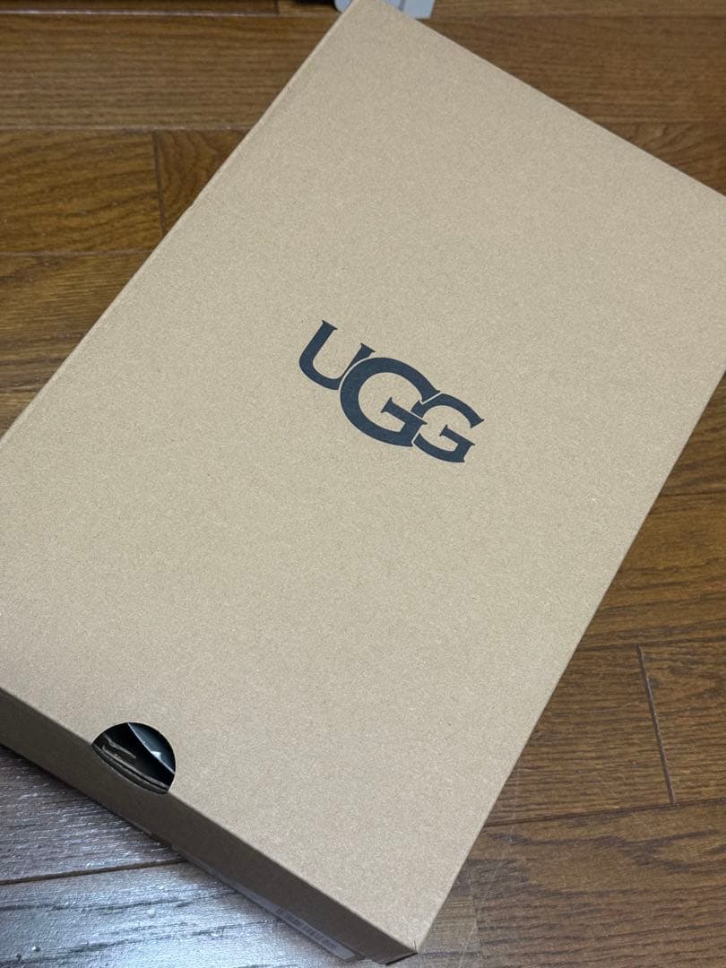 UGG ベージュ 8 Tazz シューズ
