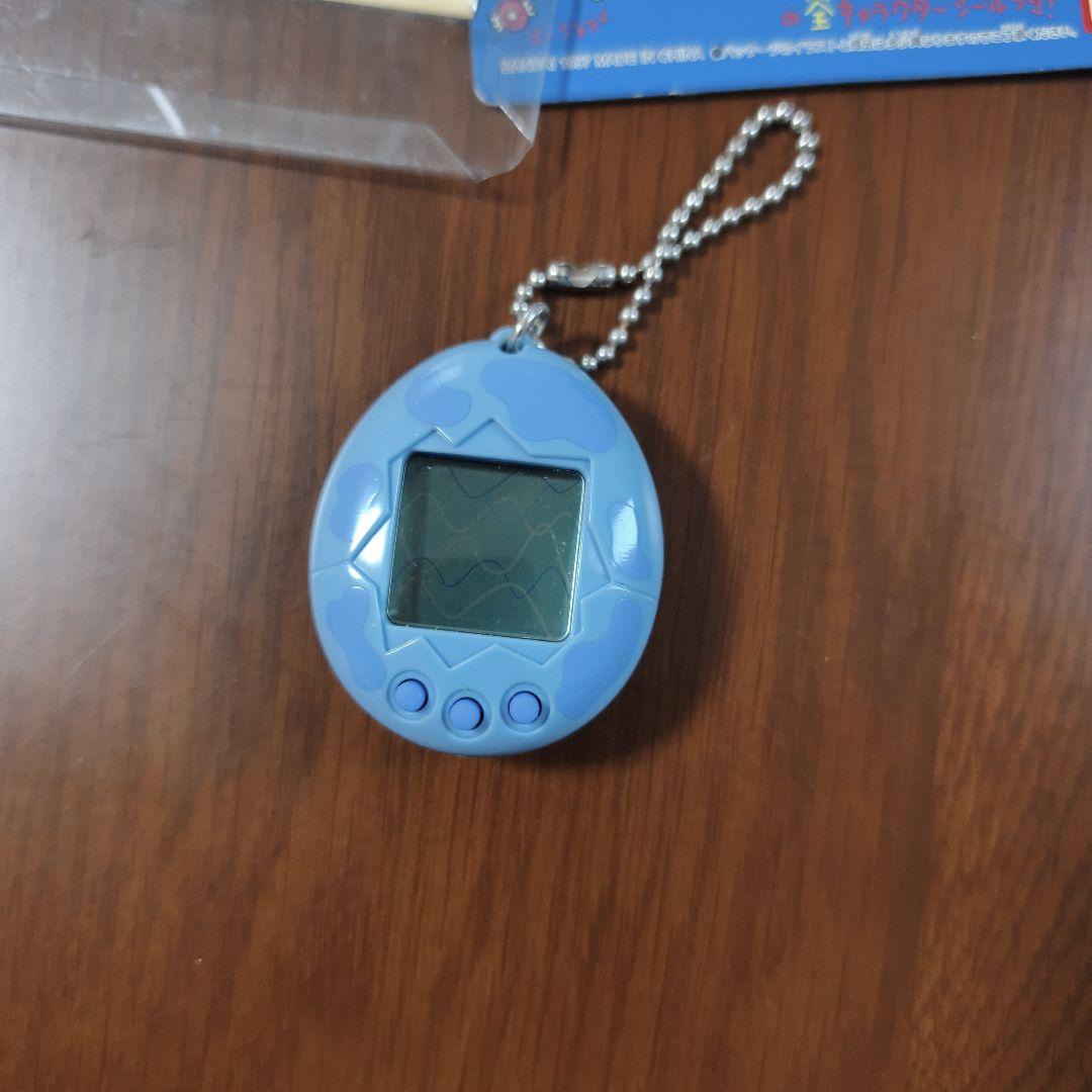 BANDAI たまごっち 青 1997年製 シール付き※動作未確認