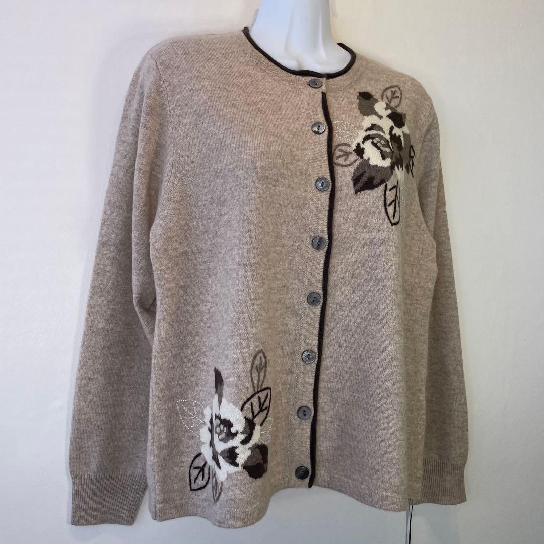 ８２６３【新品】婦人服レディースミセス　カシミヤ100% ニット カーディガン