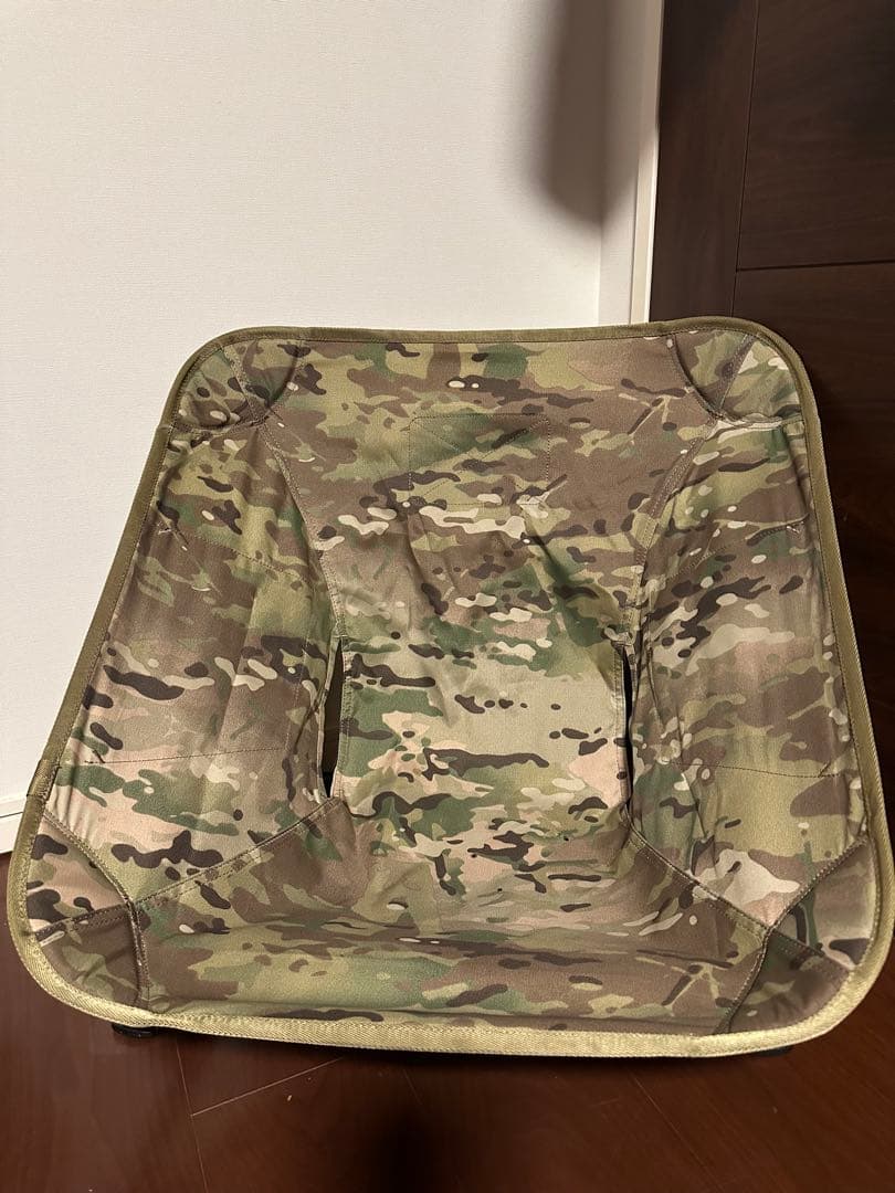 ち*び様 Helinox Tactical Incline Chair カモ
