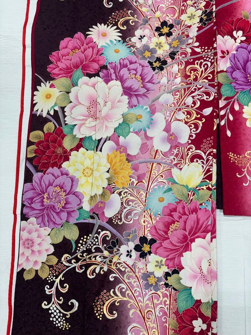 華やか！　振袖　古典　エンジ　ピンク　茶色　牡丹　金　刺繍　　レース　Sサイズ