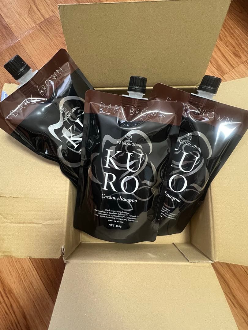 届いたばかりの新品 KURO クリームシャンプー ダークブラウン 3個セット