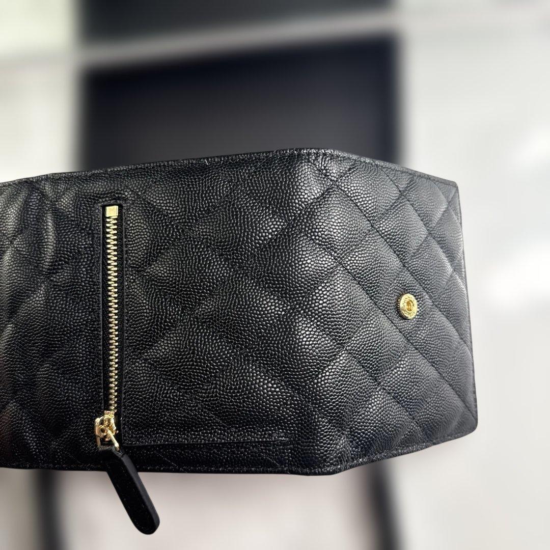 CHANEL ブラック キャビアスキン　 コンパクトウォレット