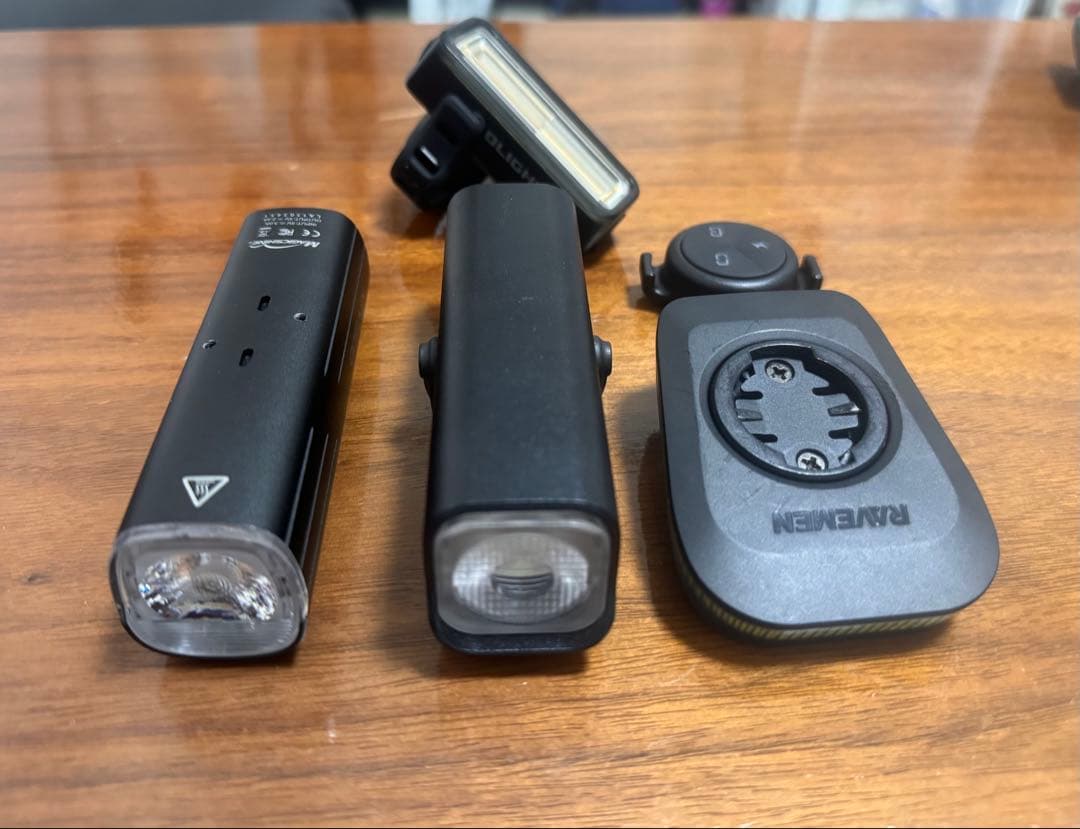 OLIGHT、TOWILD、RAVEMENのライトセット