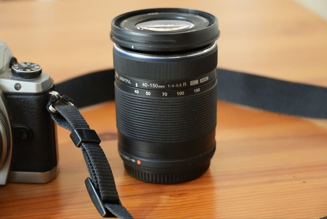 【レンズ2本付・動作確認済】OLYMPUS ミラーレス一眼 OM-D E-M10