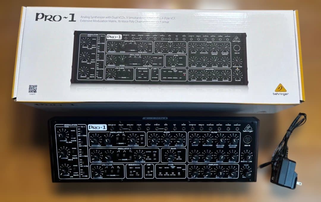 Behringer Pro-1 アナログシンセサイザー