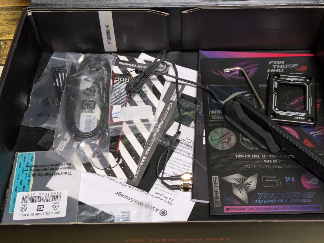 L*a様 ROG STRIX B760-F GAMING WIFI マザーボード