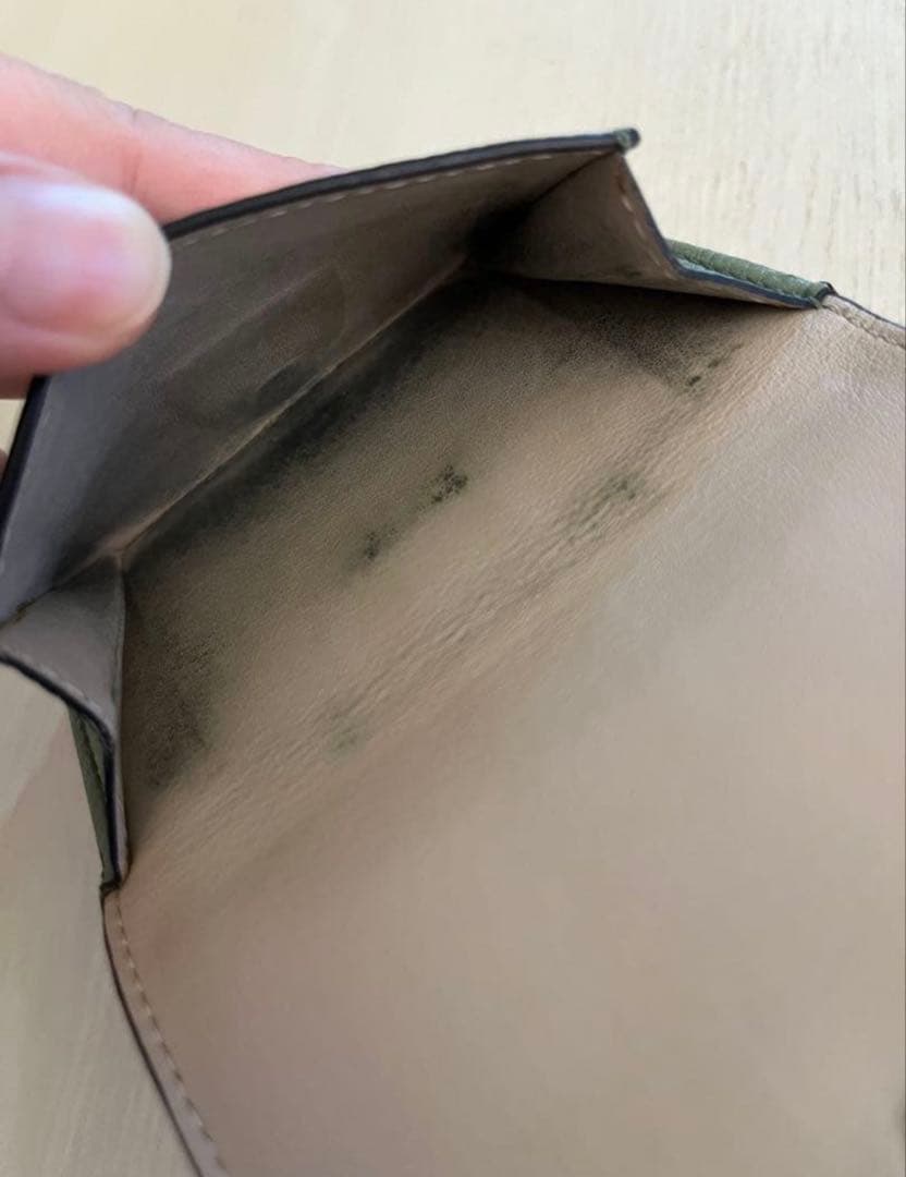 LOEWE(ロエベ) グリーン　三つ折り財布