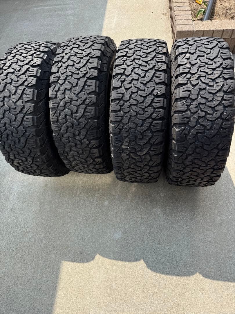 タイヤ・ホイール BFGoodrich All-Terrain T/A LT265/75R16