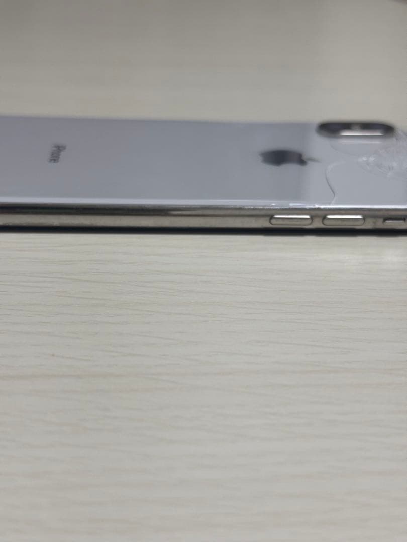 iPhone X シルバー 64GB iPhoneケース付