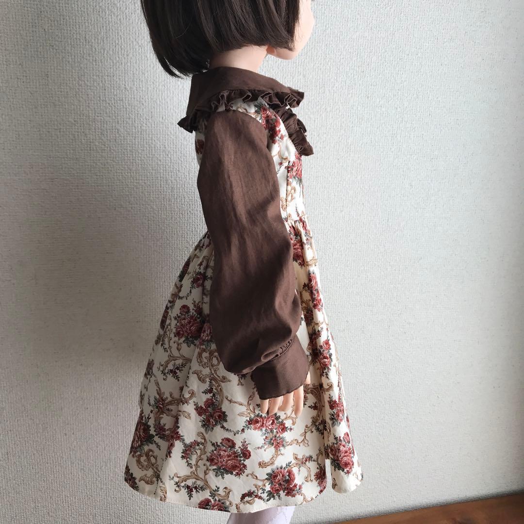 茶とベージュ地花柄のワンピース　ハンドメイド　乙姫ドールサイズ