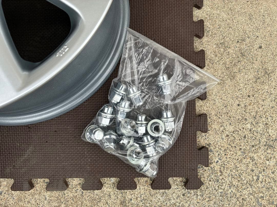 【送料込】新車外し 新型アクア 純正アルミ 4本セット 専用ナット付き