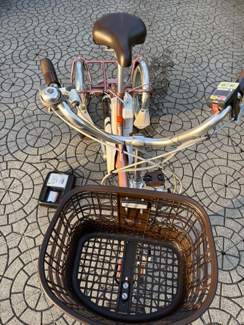 ブリジストン　アシスタ　電動アシスト三輪車 ピンクゴールド バスケット付き