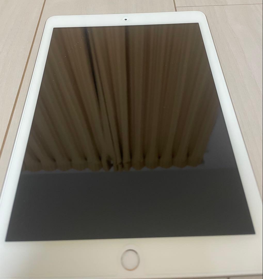 Apple iPad 第6世代　【箱付】【ケース付】 【保護フィルム付】
