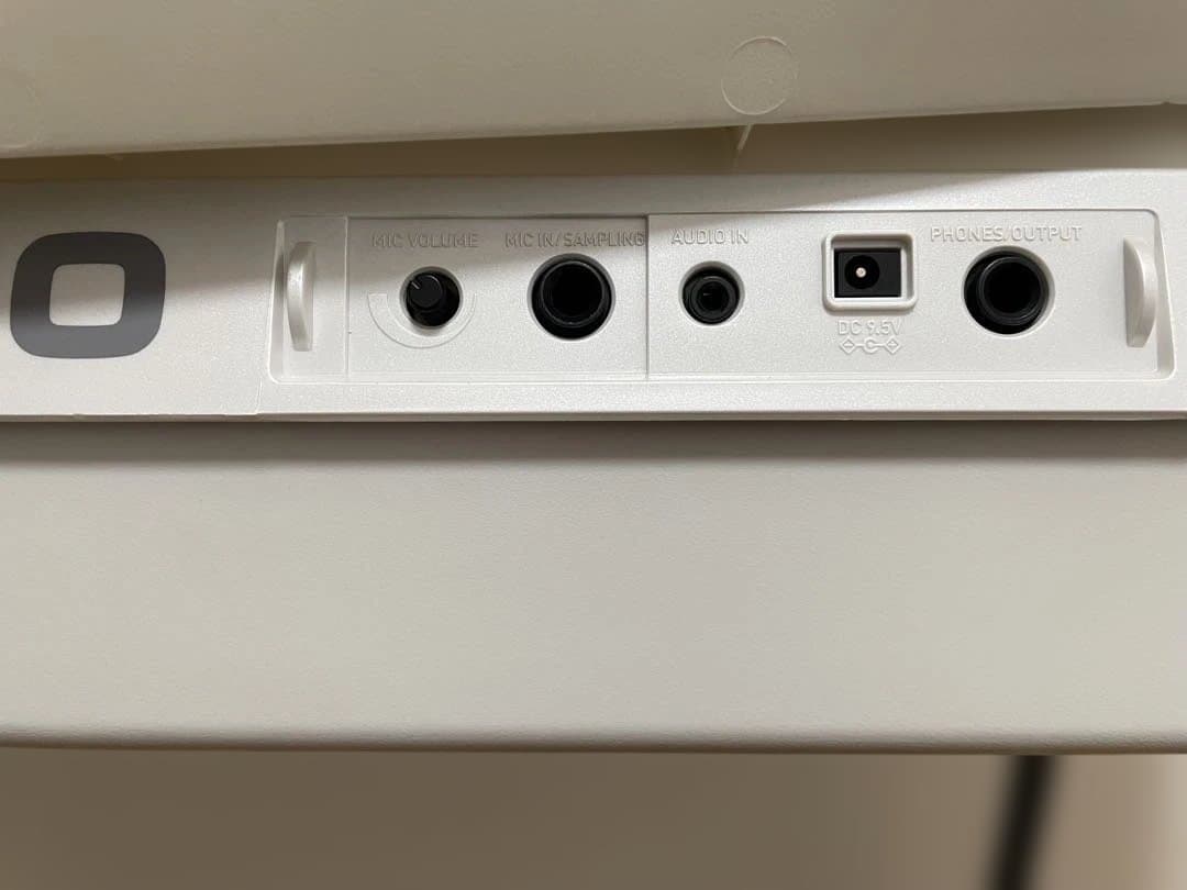 CASIOカシオ 光ナビゲーションキーボード 61鍵 LK-222 スタンド付