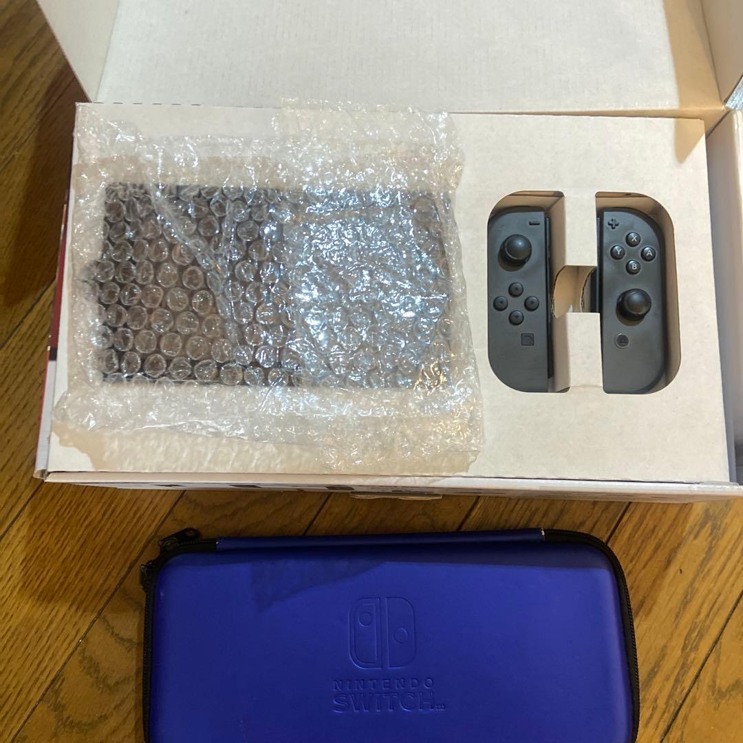 Nintendo Switchグレー 本体 充電ケーブル付き.スイッチケース付属