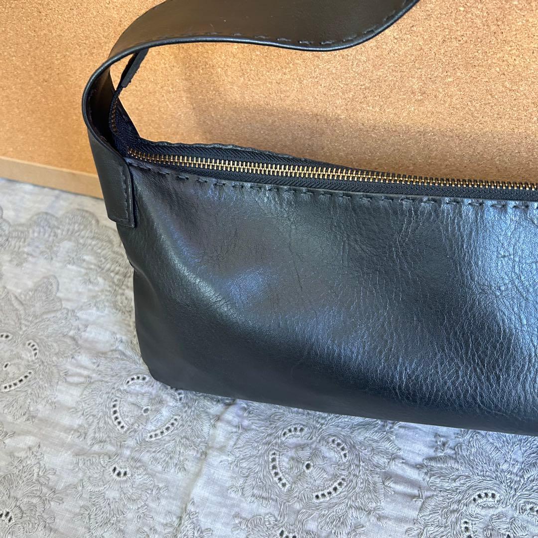 KAYNA 黒 レザー ボディバッグ
