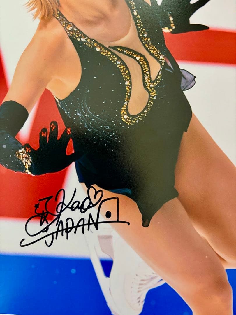 坂本花織 直筆サイン付き写真 世界女王 女子フィギュアスケート　証明書付 1枚①