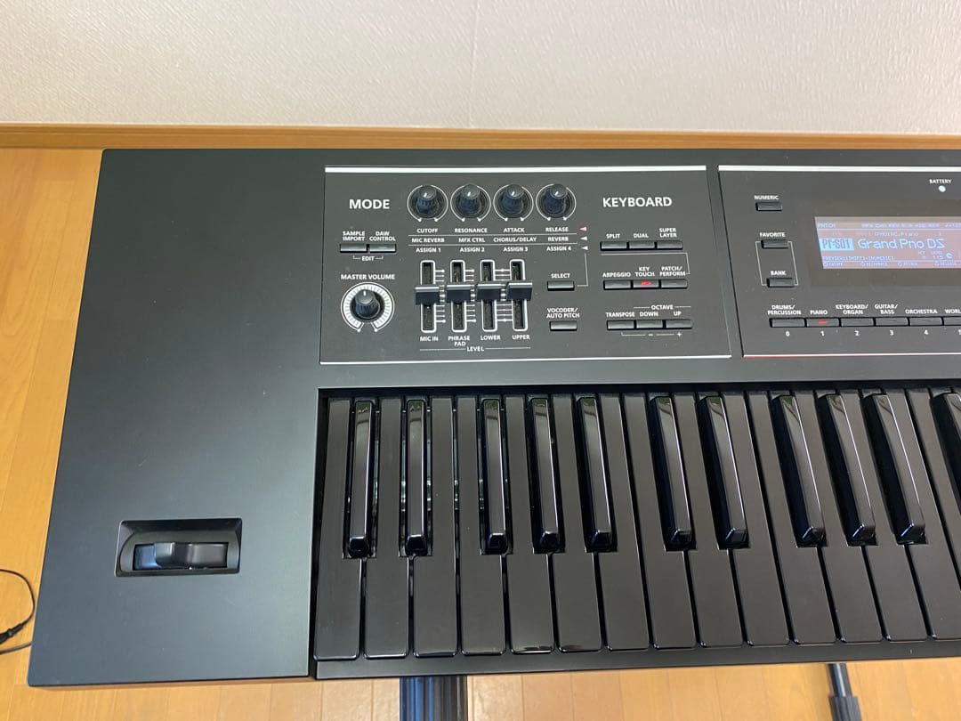 Roland JUNO-DS61B シンセサイザー　限定カラー