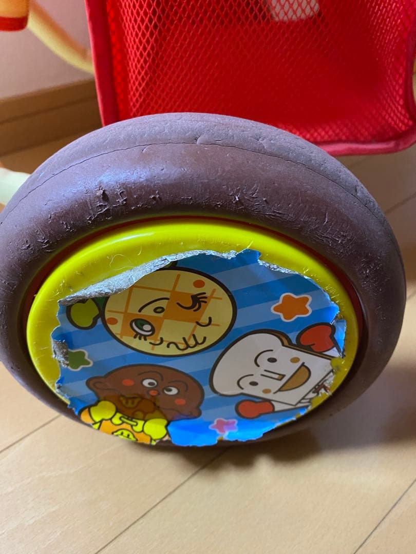 アンパンマン 三輪車 赤