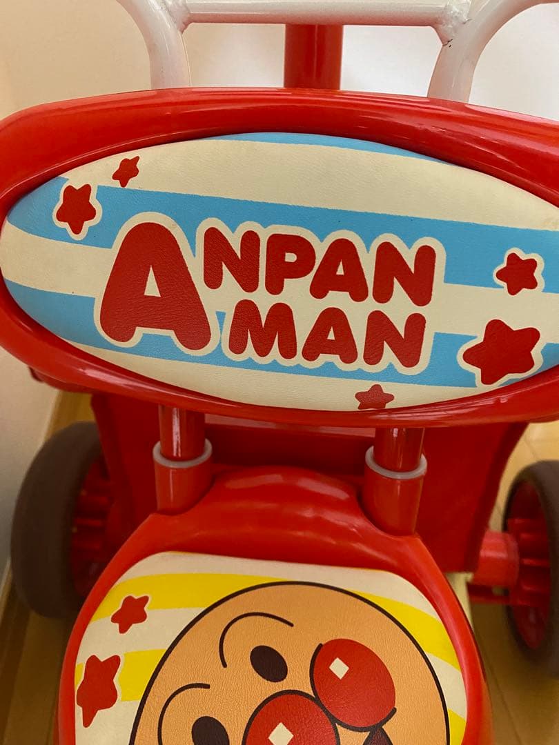 アンパンマン 三輪車 赤