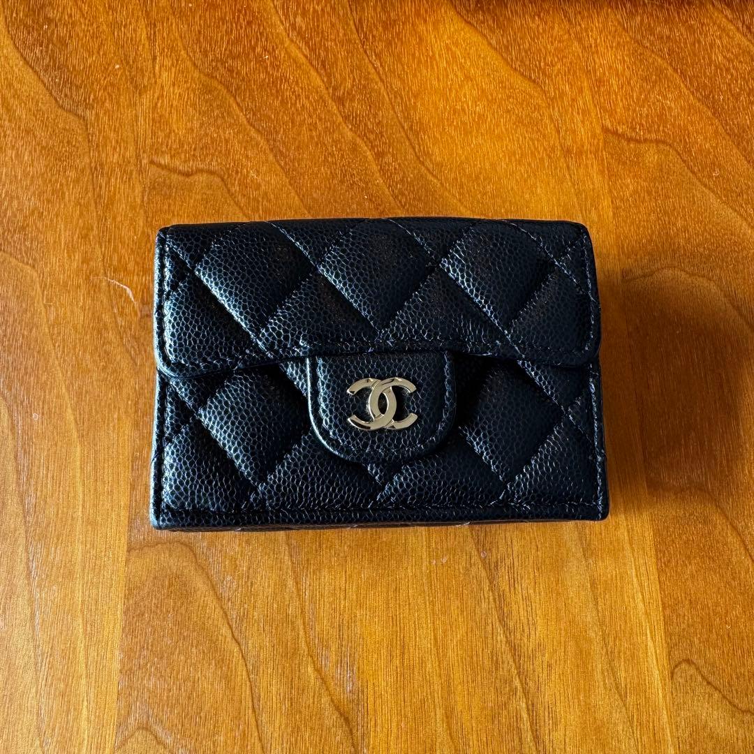 CHANEL 三つ折り財布 マトラッセ キャビアスキン スモール ウォ
