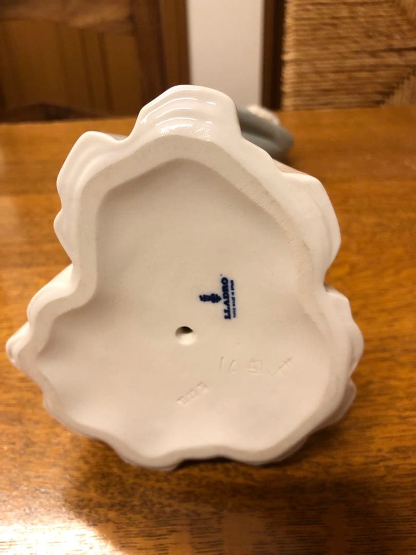 リヤドロ LLADRO 仔犬を抱く貴婦人
