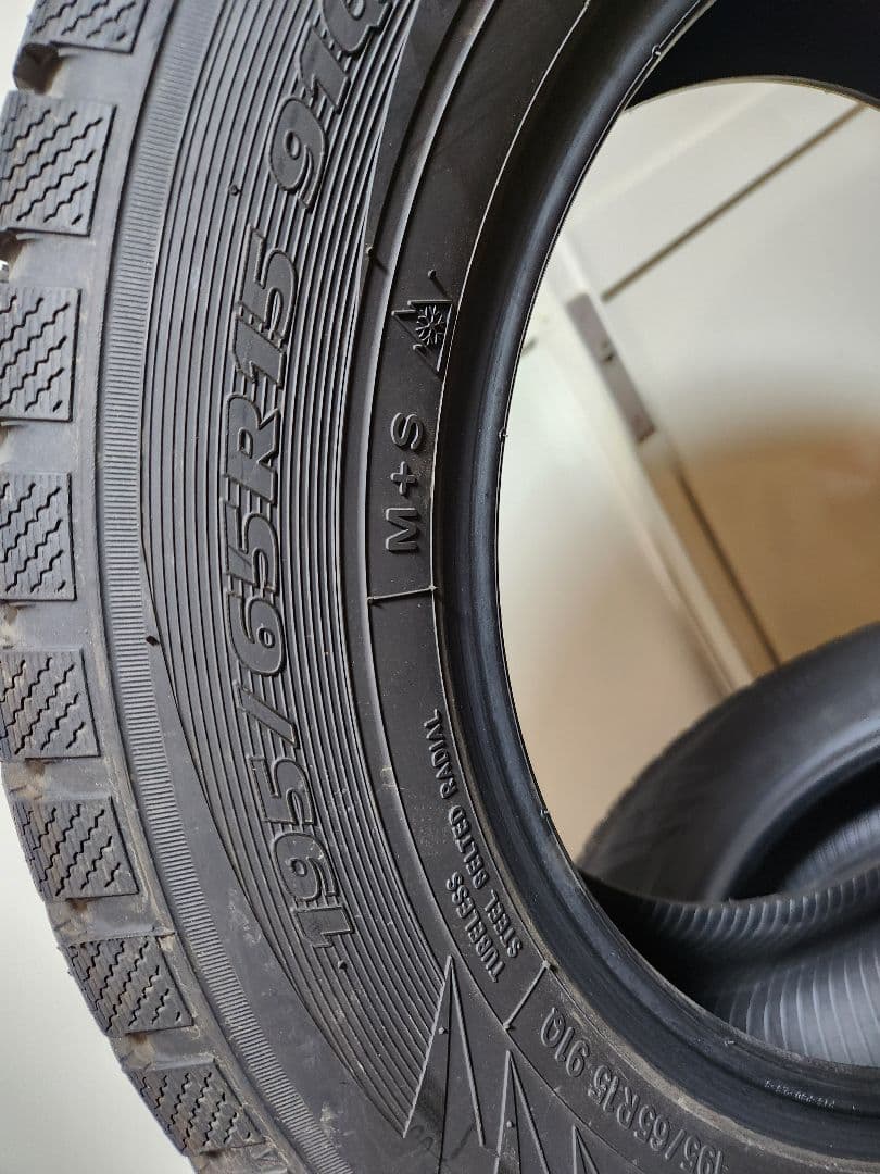 TOYO TIRES ４本セット スタッドレス　195/65R 15