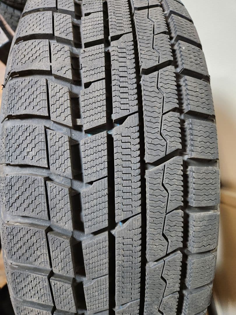 TOYO TIRES ４本セット スタッドレス　195/65R 15
