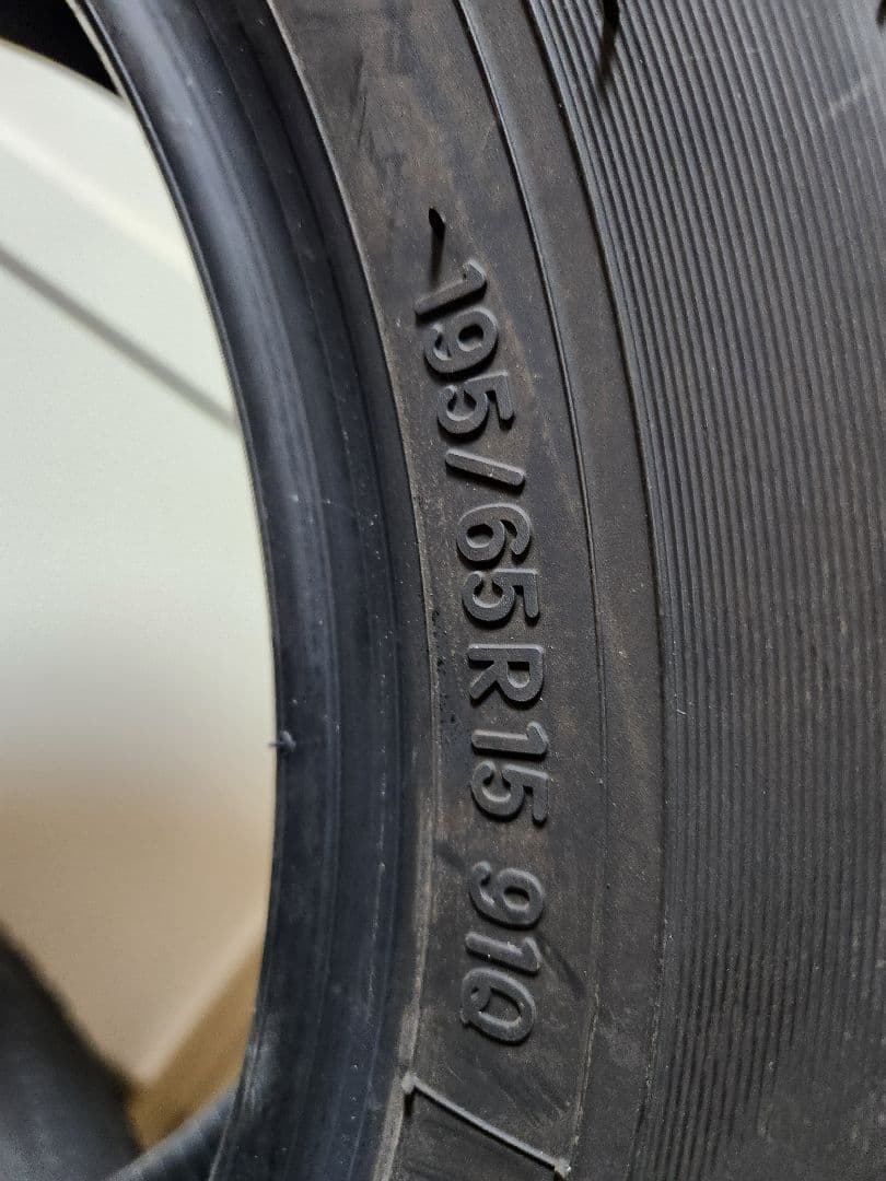 TOYO TIRES ４本セット スタッドレス　195/65R 15