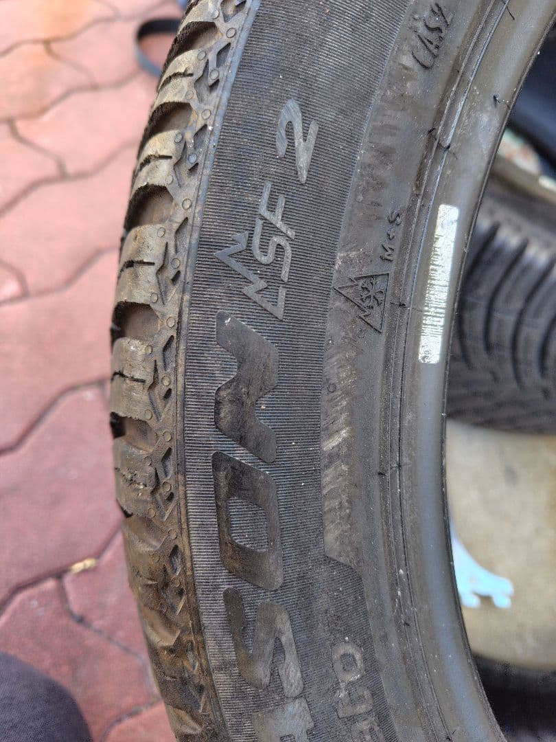 オールシーズンタイヤ 225/45R17 2022年製 残り溝6mm