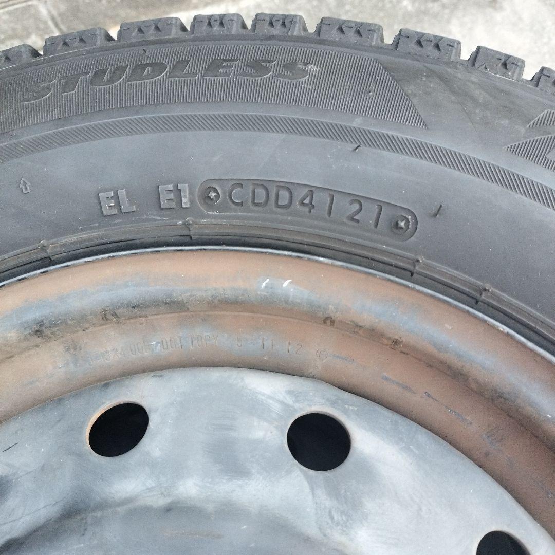 145/80R13 スチールホイル付きスタッドレスタイヤ4本セットの内2本 ②