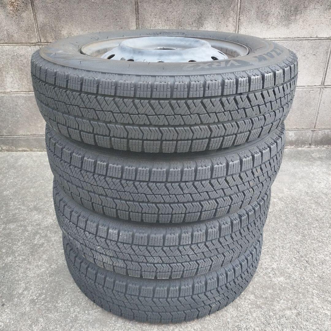 145/80R13 スチールホイル付きスタッドレスタイヤ4本セットの内2本 ②