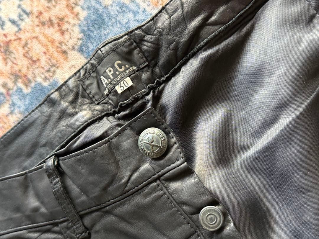 A.P.C. ブラックレザーパンツ 30