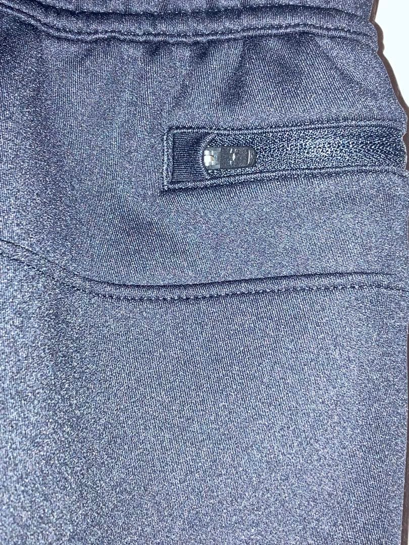 新品　UNDER ARMOUR ブラックジャージ上下セット　上S 下M