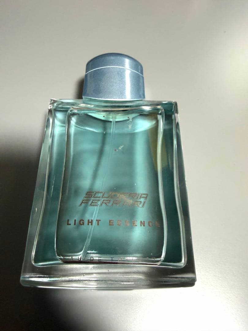 【廃盤商品】フェラーリ スクーデリア ライトエッセンス EDT 125ml 香水