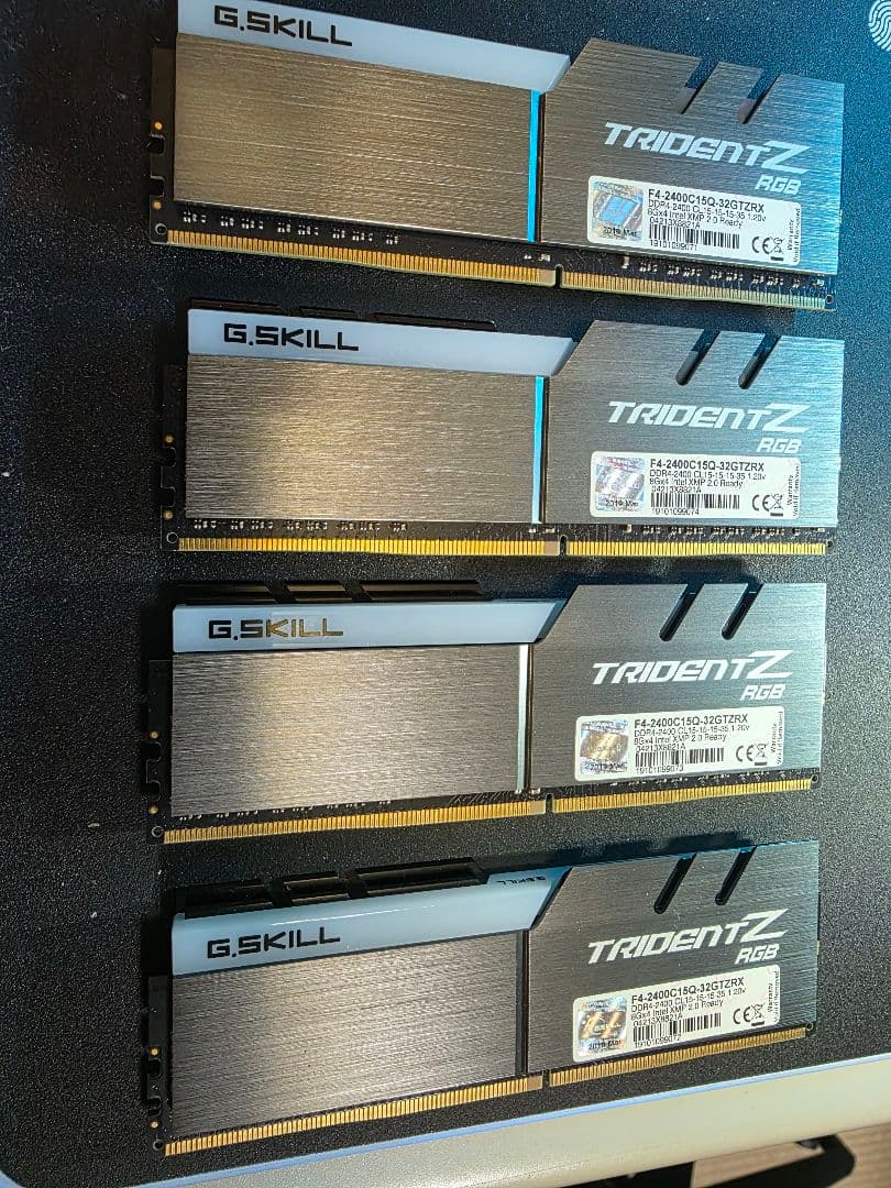 メモリー G.SKILL Trident Z RGB DDR4 4x8GB