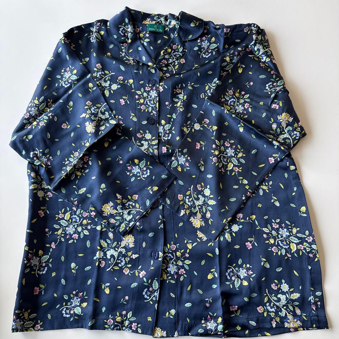 新品未使用／美品　　MINTON ネイビー 花柄 パジャマセット
