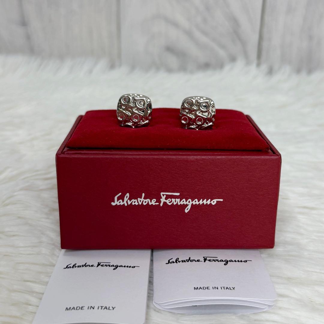 美品♡保存箱付♡Ferragamo フェラガモ ガンチーニ デザイン カフス
