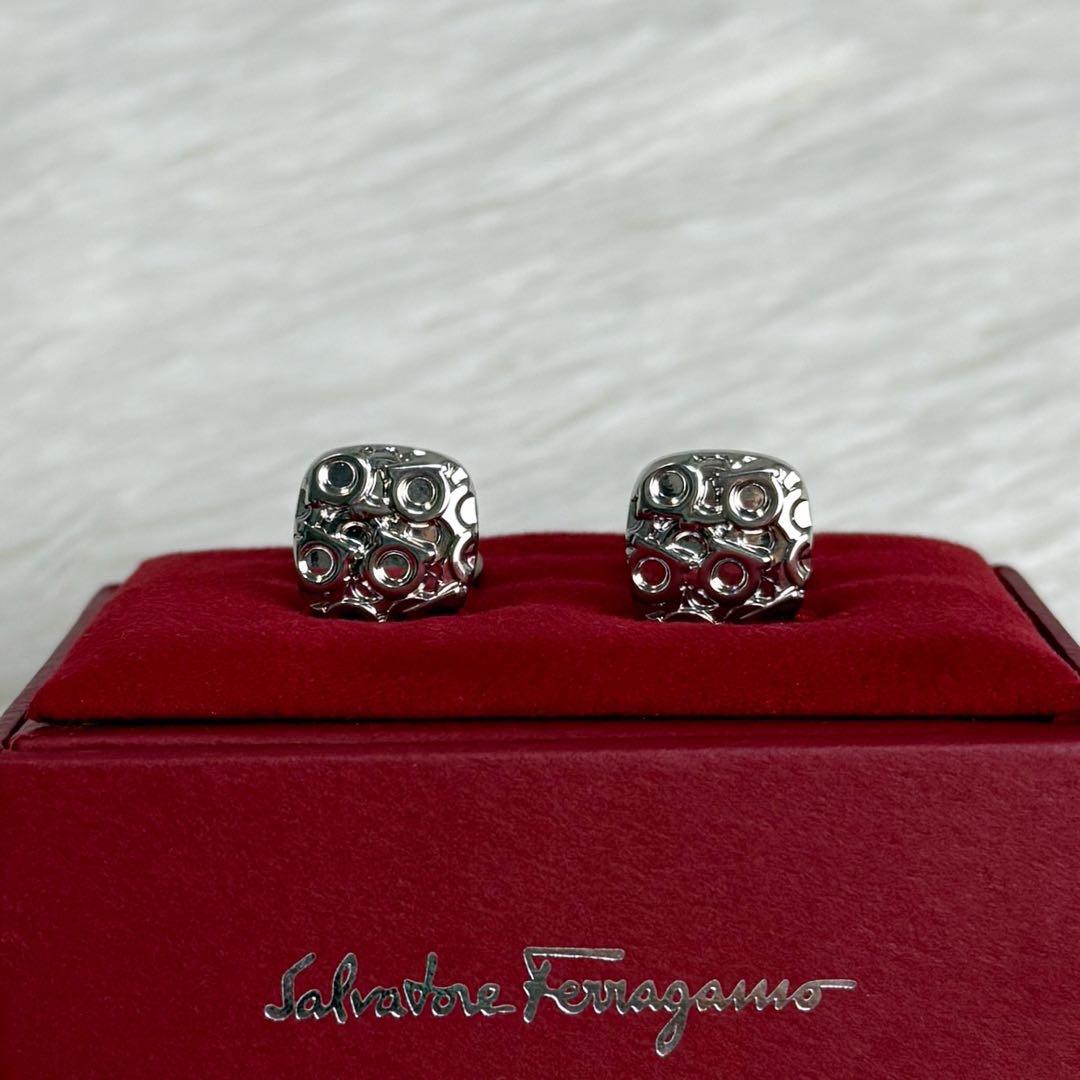美品♡保存箱付♡Ferragamo フェラガモ ガンチーニ デザイン カフス