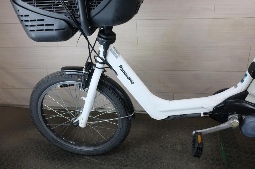 k*3様 パナソニック ギュット　20インチ　3段　8.9Ah（5点灯）充電器あ
