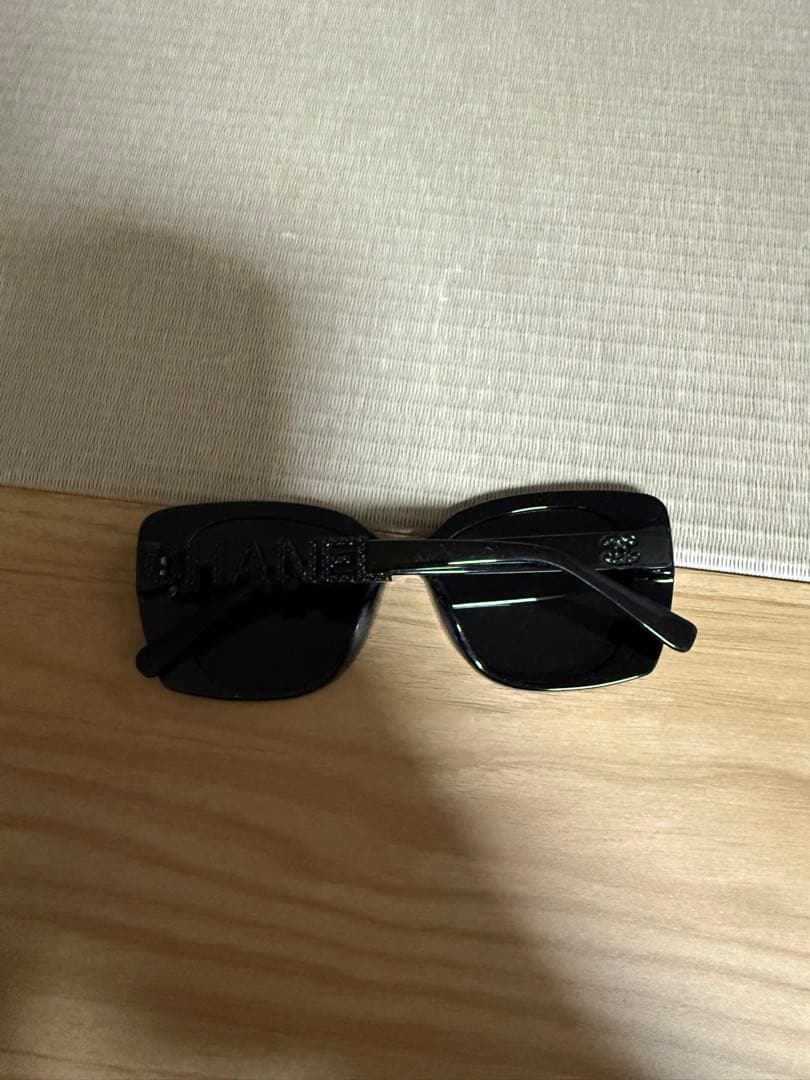 CHANELのサングラス。