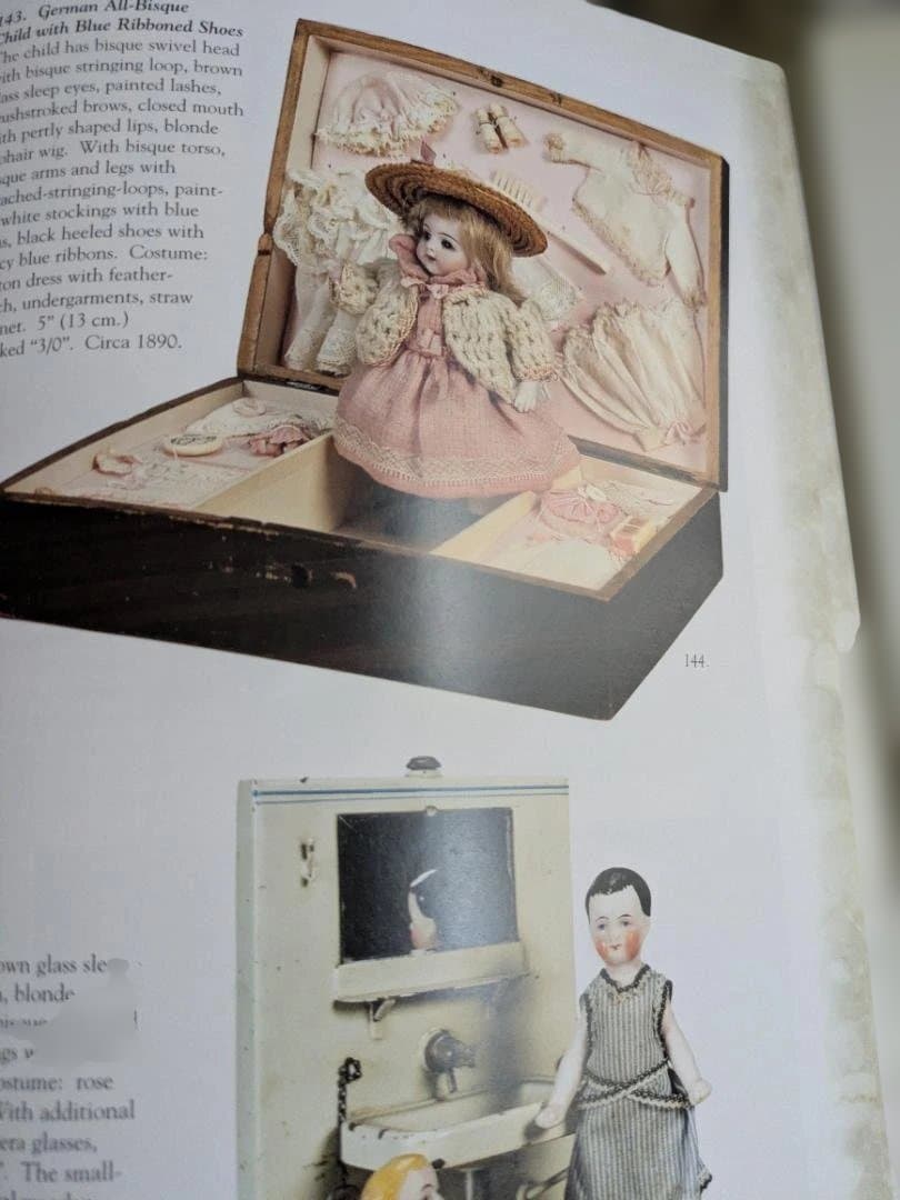 洋書 The Little Ones: French And German Dolls