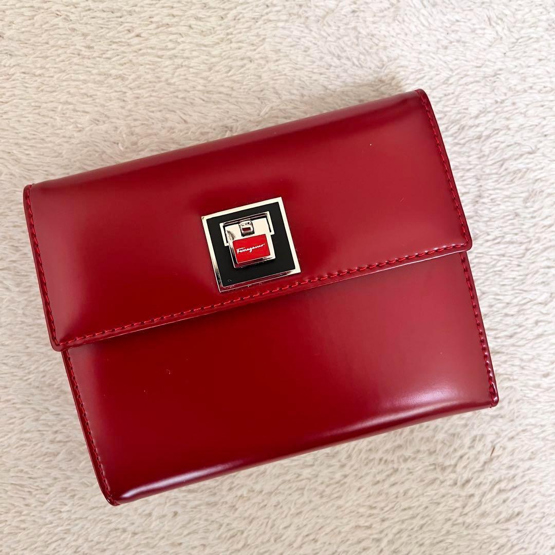 未使用 極美品 フェラガモ 折り財布 レッド 赤 カードケース