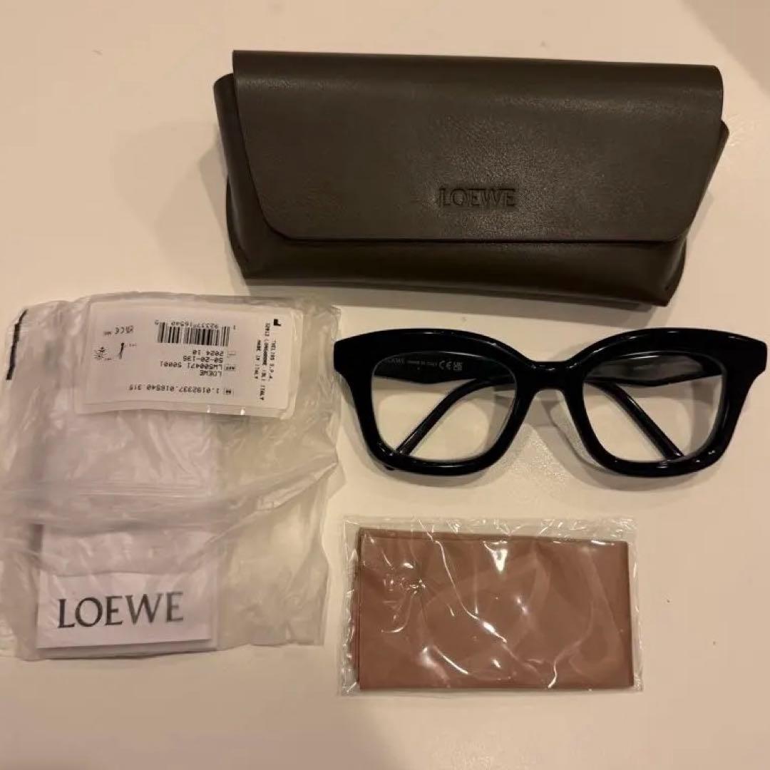 Loewe ブラック キャットアイ サングラス
