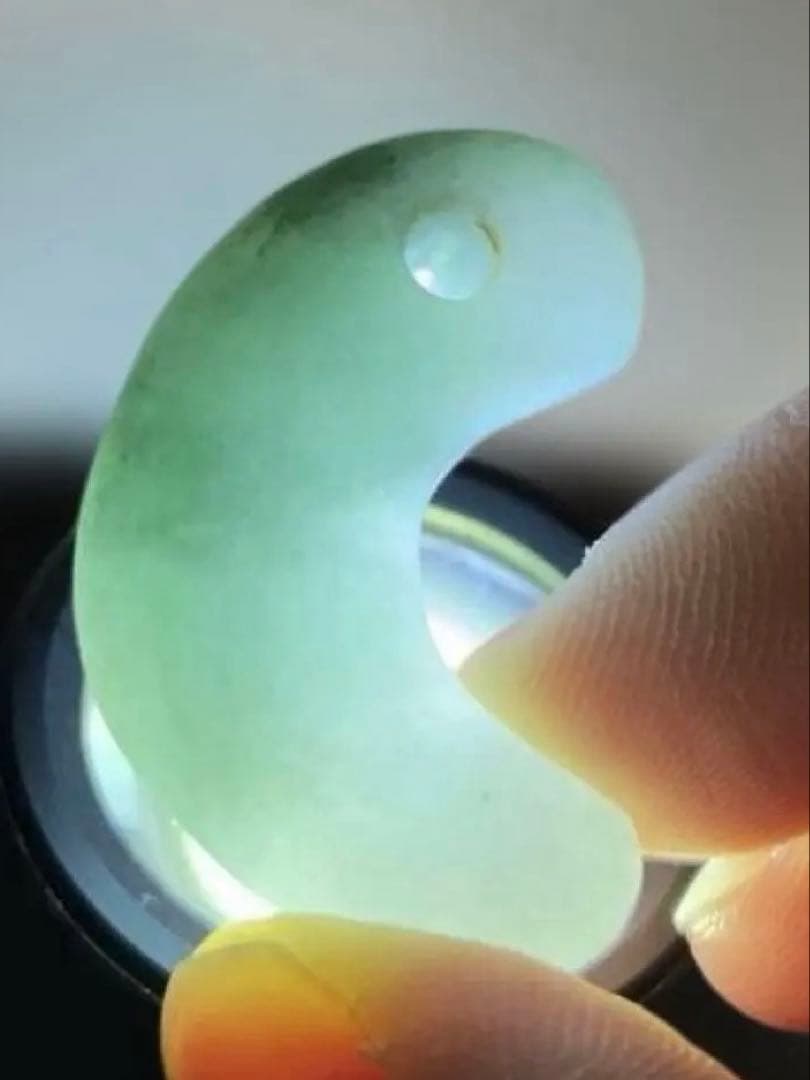 勾玉　翡翠　縄文弥生期　出土品　ヒスイ　木箱付き