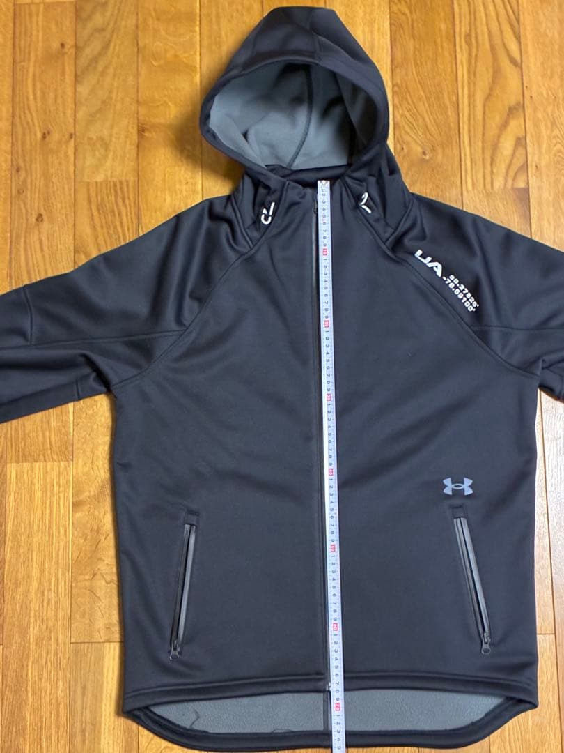 Under Armour フード付きジャケット ブラック