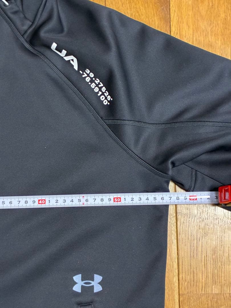 Under Armour フード付きジャケット ブラック