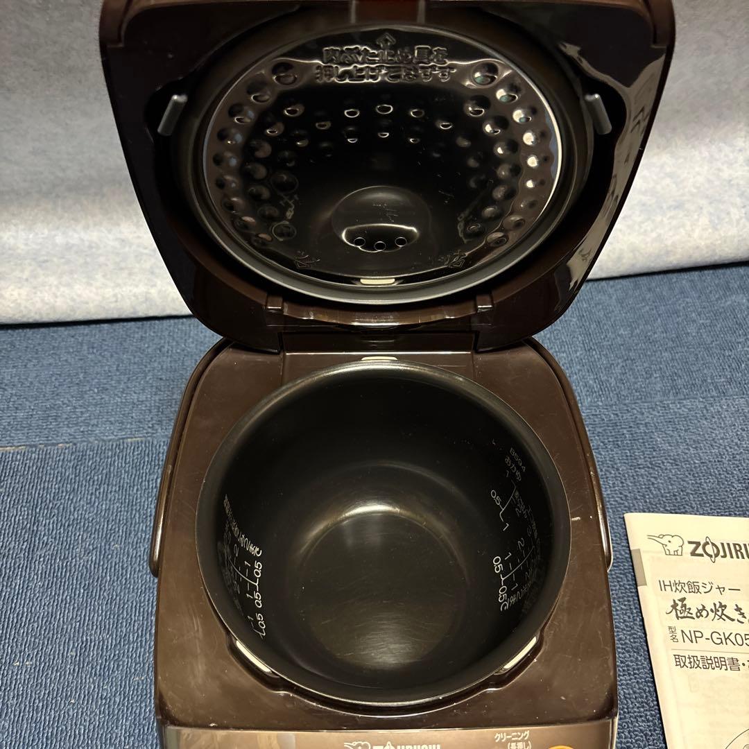 カ*ー様 象印 炊飯器 NP-GK05 3合 2025年製